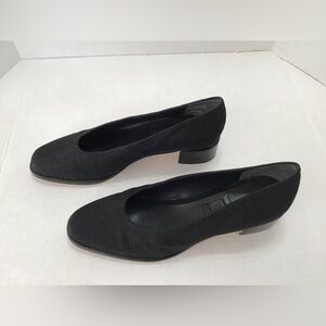 Easy Spirit SPA black pump 9 1/2 B like new